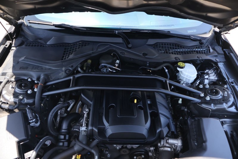 Ford Mustang Vehicle Full-screen Gallery Image 12