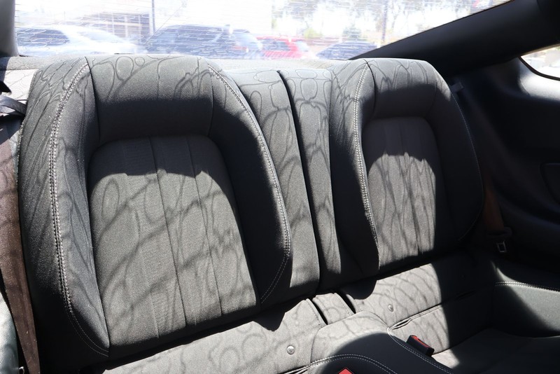 Ford Mustang Vehicle Full-screen Gallery Image 20