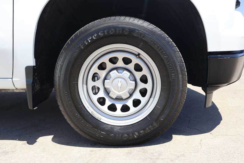 Chevrolet Silverado 1500 Vehicle Full-screen Gallery Image 12