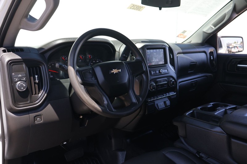 Chevrolet Silverado 1500 Vehicle Full-screen Gallery Image 14