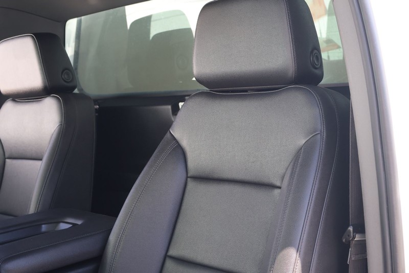 Chevrolet Silverado 1500 Vehicle Full-screen Gallery Image 16