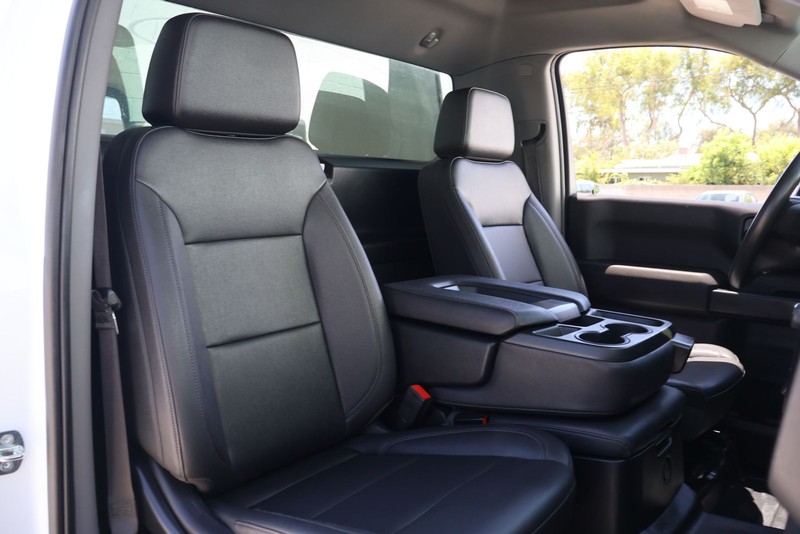 Chevrolet Silverado 1500 Vehicle Full-screen Gallery Image 18