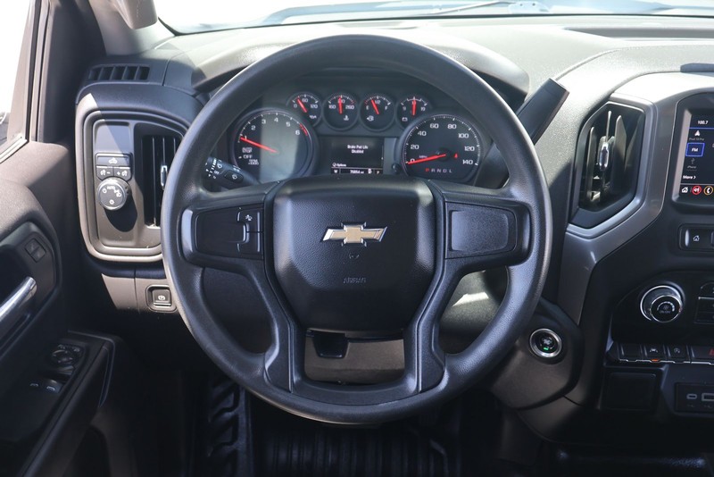 Chevrolet Silverado 1500 Vehicle Full-screen Gallery Image 21