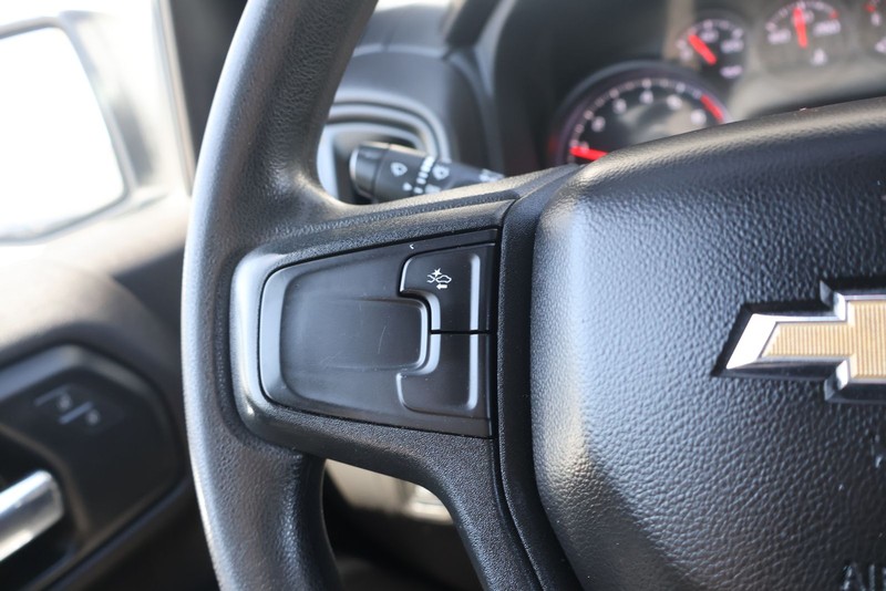 Chevrolet Silverado 1500 Vehicle Full-screen Gallery Image 22