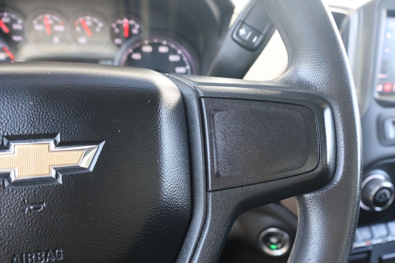Chevrolet Silverado 1500 Vehicle Full-screen Gallery Image 23