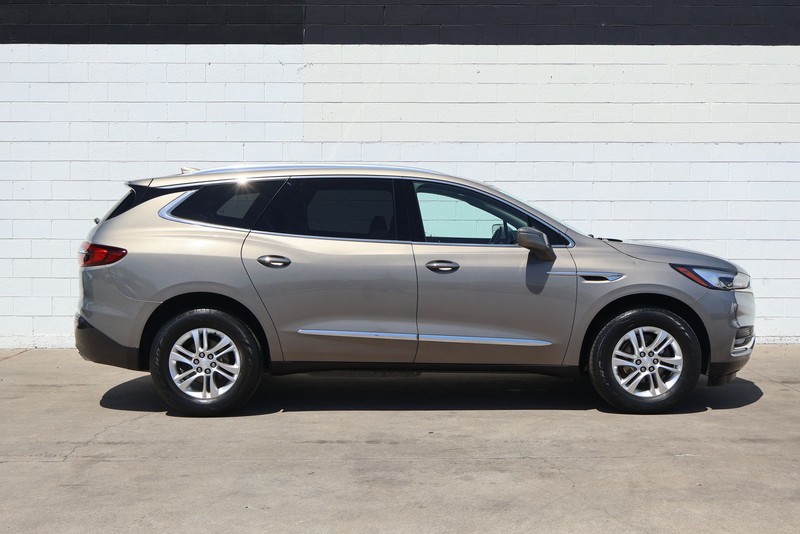 Buick Enclave Vehicle Full-screen Gallery Image 04