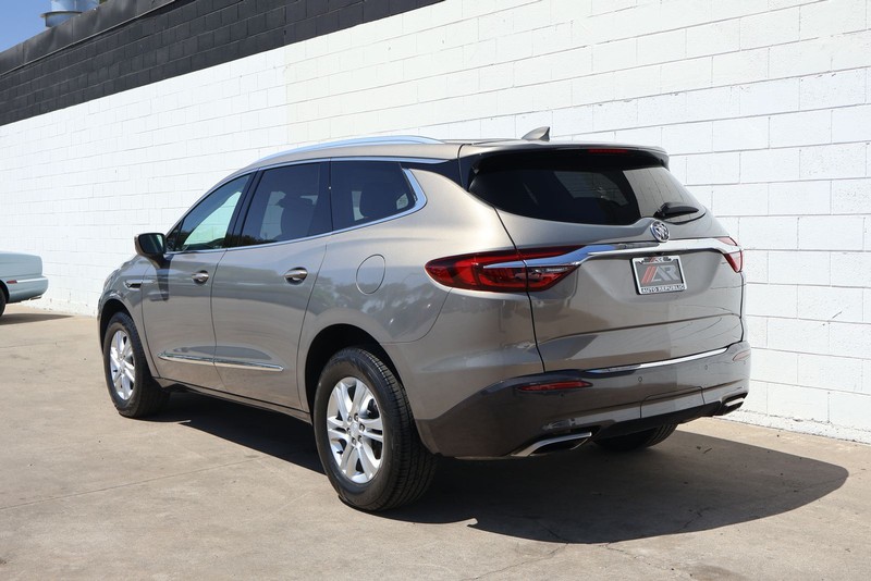 Buick Enclave Vehicle Full-screen Gallery Image 10