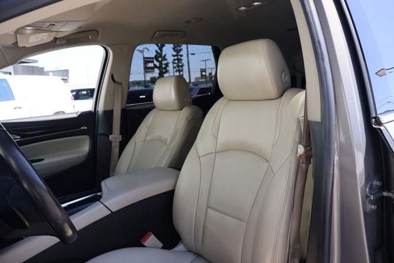 Buick Enclave Vehicle Full-screen Gallery Image 17