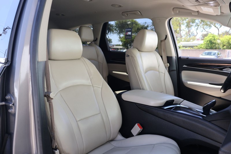Buick Enclave Vehicle Full-screen Gallery Image 20