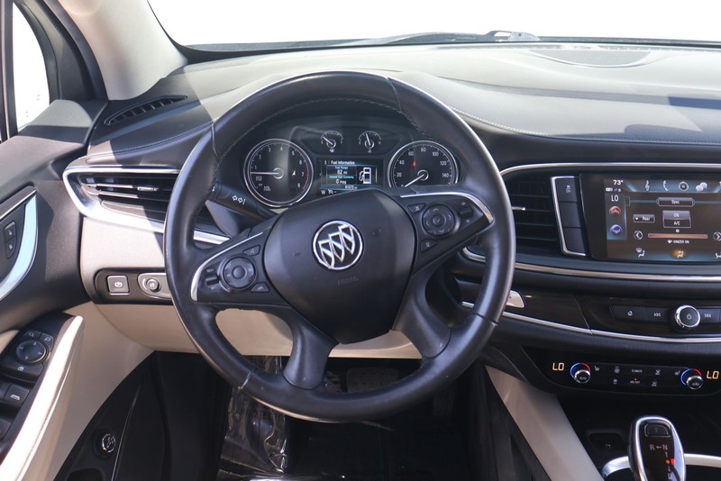 Buick Enclave Vehicle Full-screen Gallery Image 25