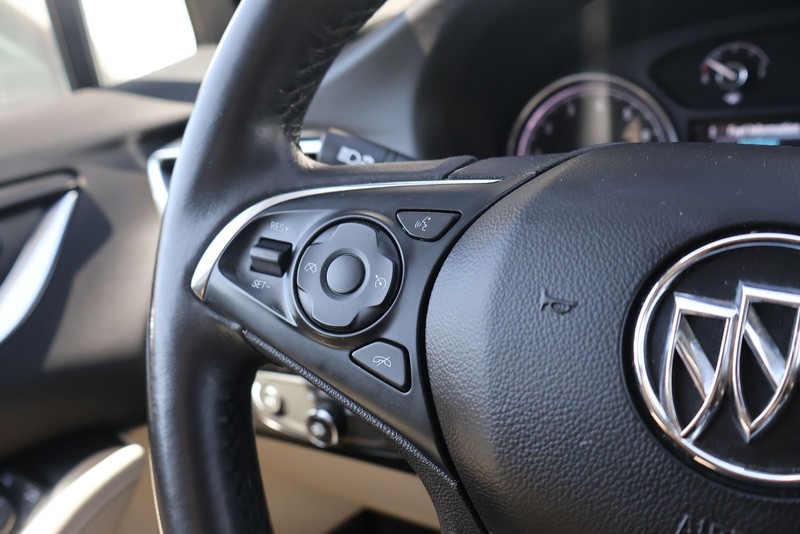 Buick Enclave Vehicle Full-screen Gallery Image 26