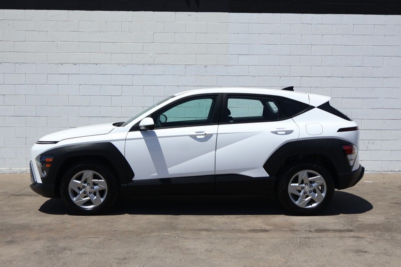 Hyundai Kona Vehicle Full-screen Gallery Image 10
