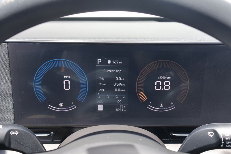 Hyundai Kona Vehicle Full-screen Gallery Image 22
