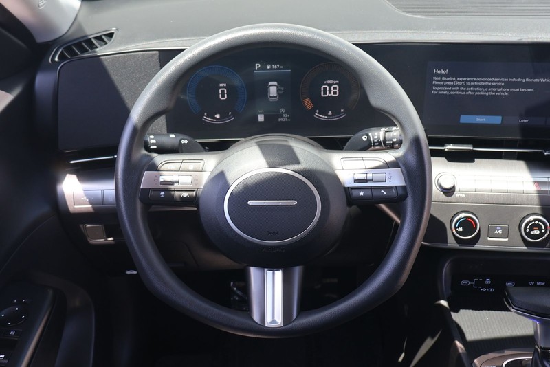 Hyundai Kona Vehicle Full-screen Gallery Image 23