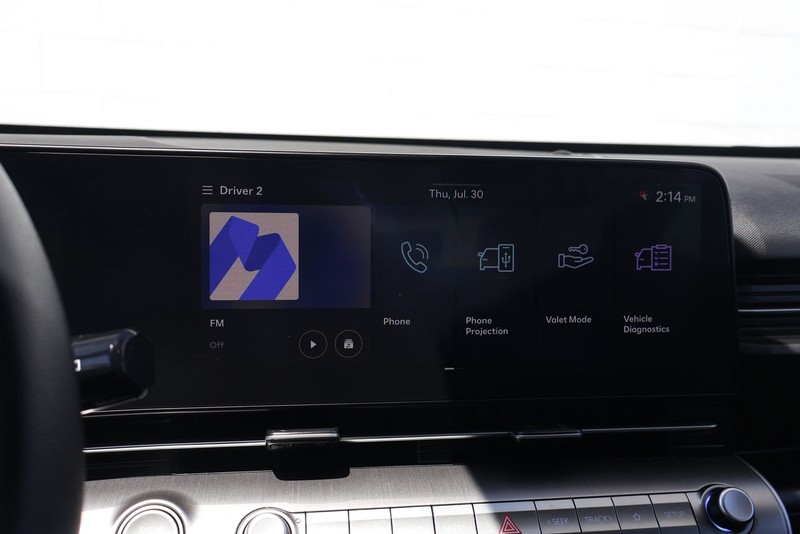 Hyundai Kona Vehicle Full-screen Gallery Image 27