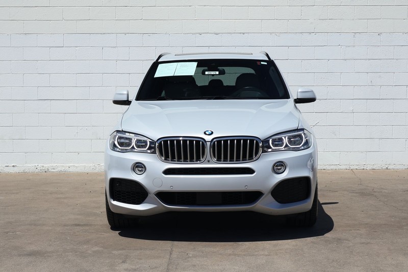 BMW X5 Vehicle Full-screen Gallery Image 02