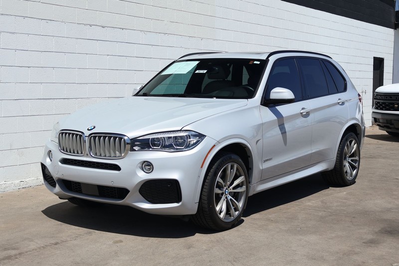 BMW X5 Vehicle Full-screen Gallery Image 10