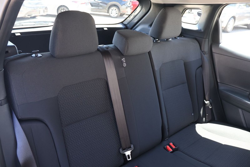 Nissan Kicks Vehicle Full-screen Gallery Image 20