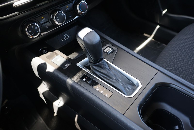 Nissan Kicks Vehicle Full-screen Gallery Image 29
