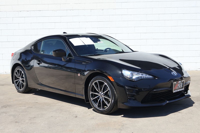 Toyota 86 Vehicle Full-screen Gallery Image 01