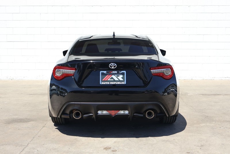 Toyota 86 Vehicle Full-screen Gallery Image 06