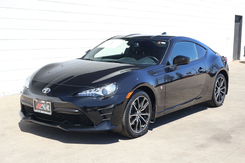 Toyota 86 Vehicle Full-screen Gallery Image 11