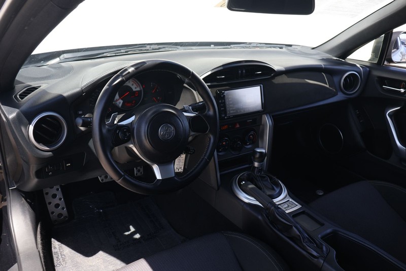 Toyota 86 Vehicle Full-screen Gallery Image 15