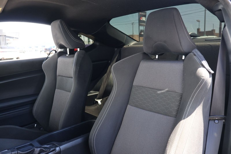 Toyota 86 Vehicle Full-screen Gallery Image 16