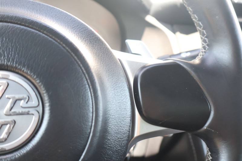 Toyota 86 Vehicle Full-screen Gallery Image 25