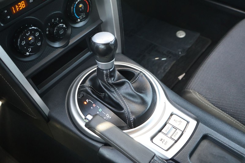 Toyota 86 Vehicle Full-screen Gallery Image 28