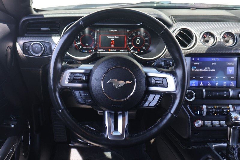 Ford Mustang Vehicle Full-screen Gallery Image 23