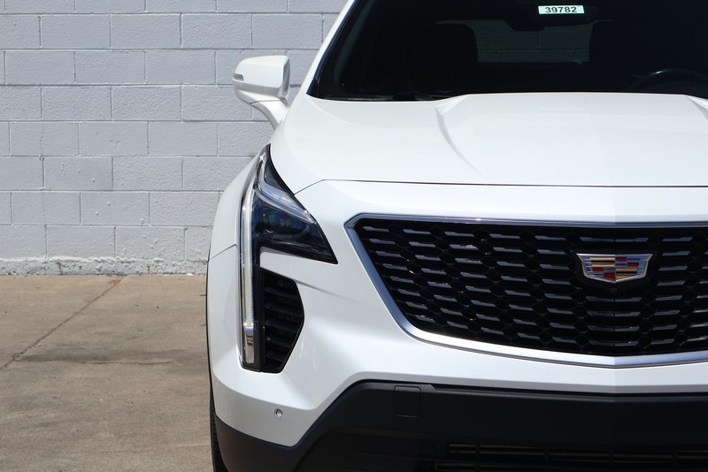 Cadillac XT4 Vehicle Full-screen Gallery Image 03