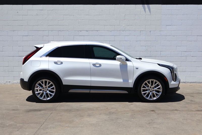 Cadillac XT4 Vehicle Full-screen Gallery Image 04