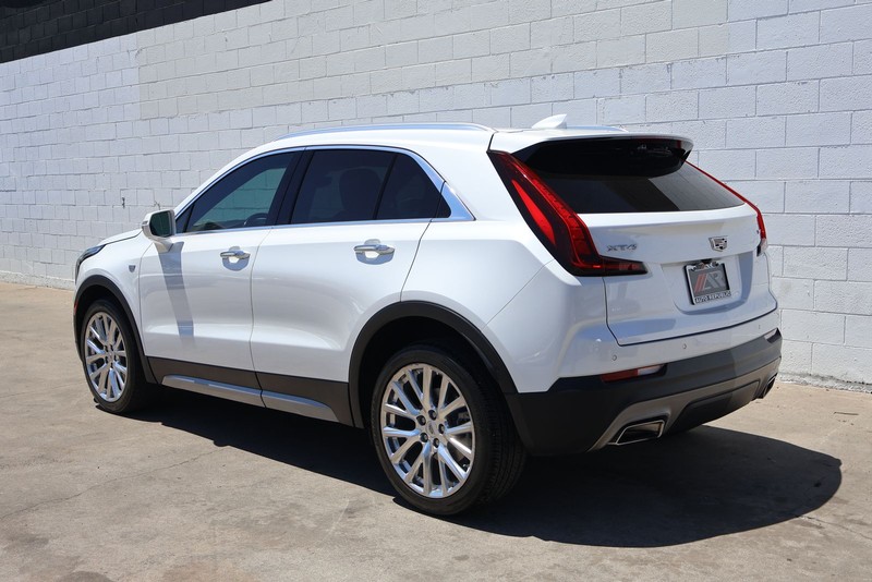 Cadillac XT4 Vehicle Full-screen Gallery Image 09