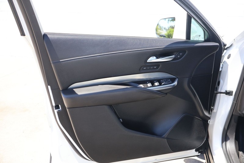 Cadillac XT4 Vehicle Full-screen Gallery Image 14