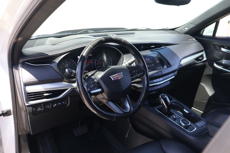 Cadillac XT4 Vehicle Full-screen Gallery Image 15