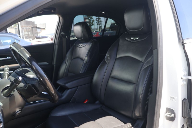 Cadillac XT4 Vehicle Full-screen Gallery Image 16