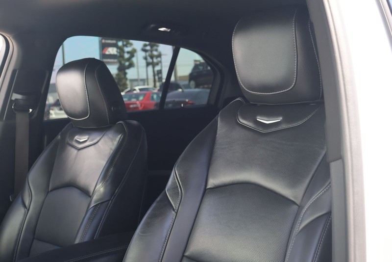 Cadillac XT4 Vehicle Full-screen Gallery Image 17