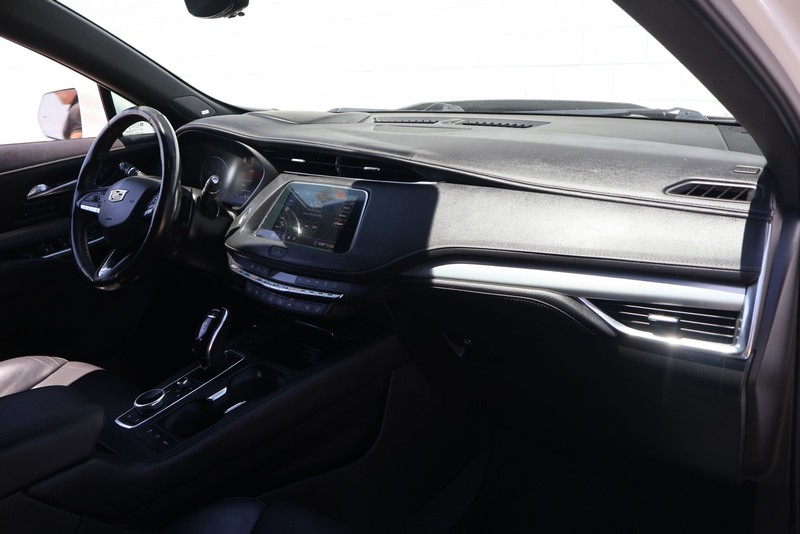 Cadillac XT4 Vehicle Full-screen Gallery Image 18