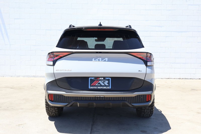 Kia Sportage Vehicle Full-screen Gallery Image 06