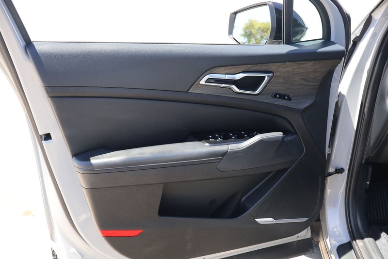 Kia Sportage Vehicle Full-screen Gallery Image 15