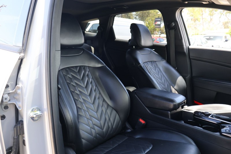 Kia Sportage Vehicle Full-screen Gallery Image 20