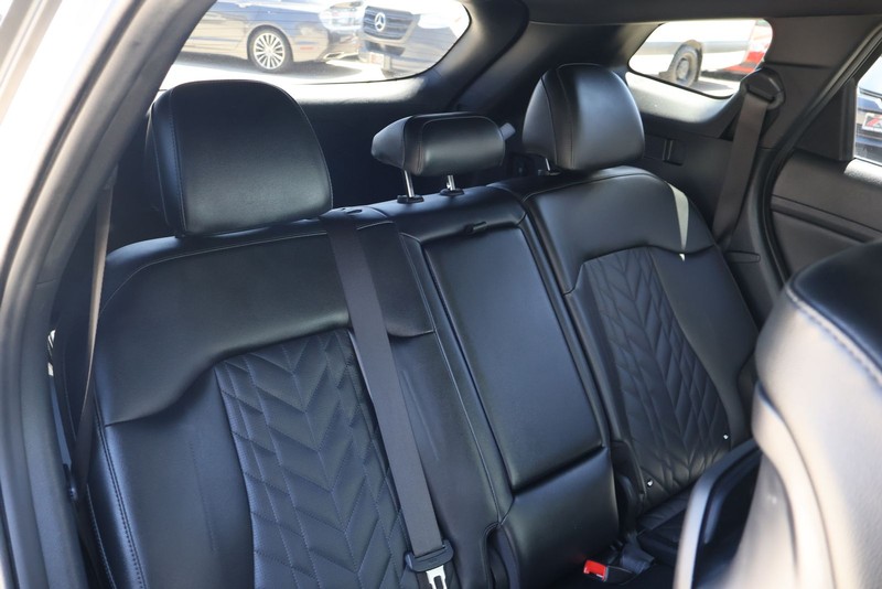 Kia Sportage Vehicle Full-screen Gallery Image 21