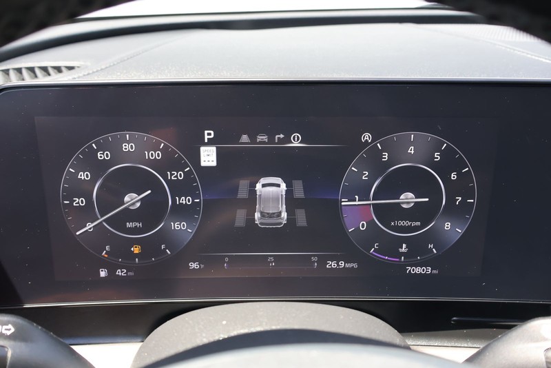Kia Sportage Vehicle Full-screen Gallery Image 23