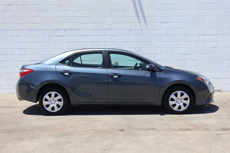 Toyota Corolla Vehicle Full-screen Gallery Image 04