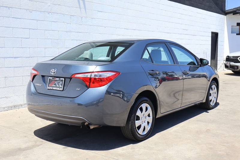 Toyota Corolla Vehicle Full-screen Gallery Image 05