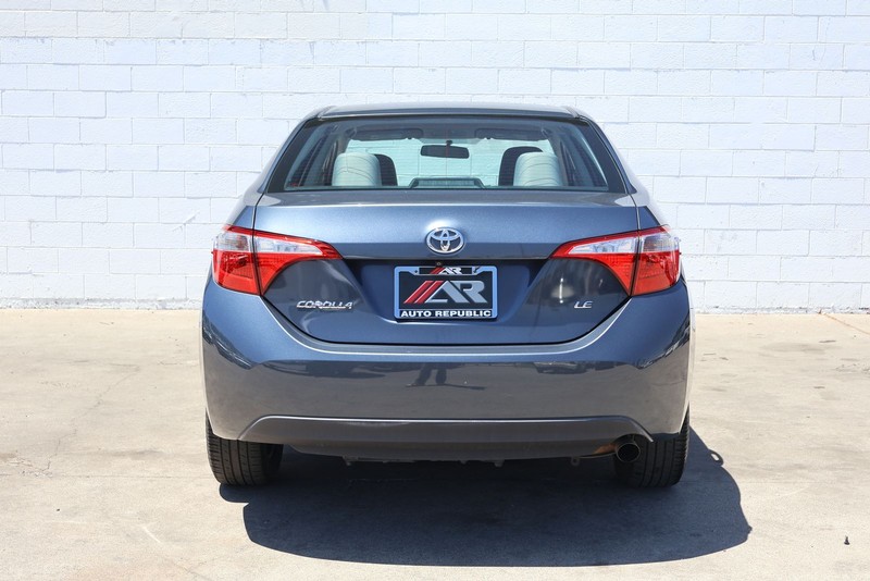 Toyota Corolla Vehicle Full-screen Gallery Image 06