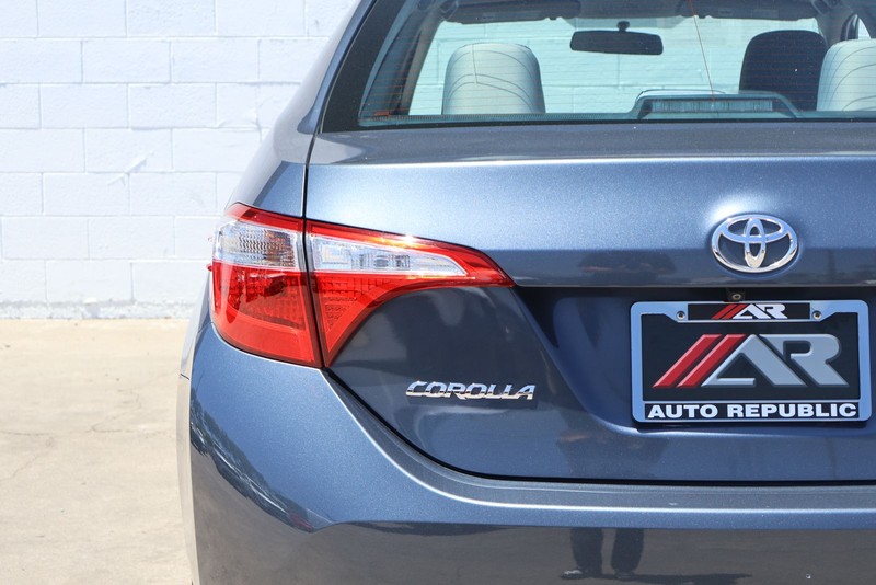 Toyota Corolla Vehicle Full-screen Gallery Image 07