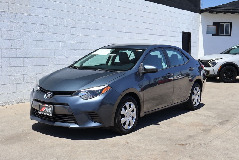 Toyota Corolla Vehicle Full-screen Gallery Image 11