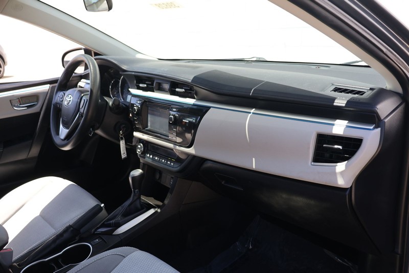 Toyota Corolla Vehicle Full-screen Gallery Image 18